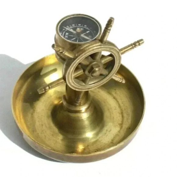 Vintage Brass SAILOR WHEEL Compass Tray Trinket Coin Ashtray Dish - Picture 2 of 4